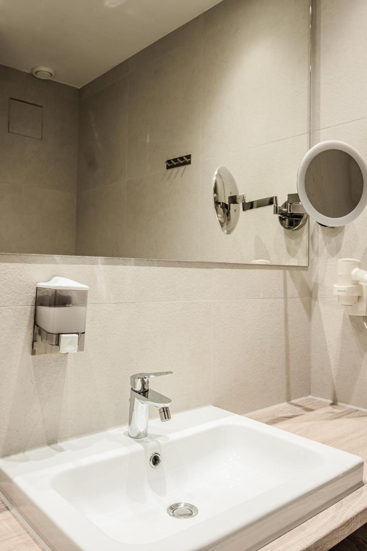 Goldenes Theater 4*